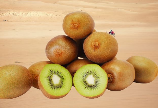Eat Kiwi Daily: 10 Proven Benefits for Women’s Body & Mind