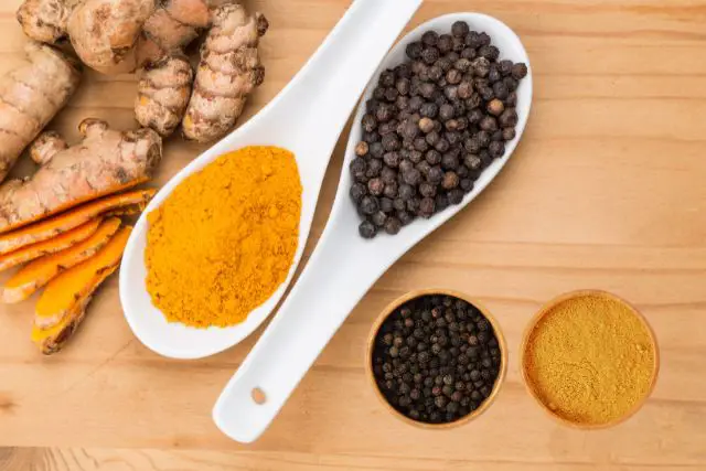 Curcumin and piperine compounds in turmeric and black pepper for inflammation relief
